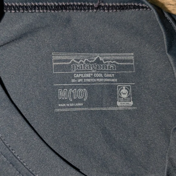 Patagonia Boys' Long Sleeve Capilene Cool Daily Shirt Navy Medium 10 - Picture 4 of 5